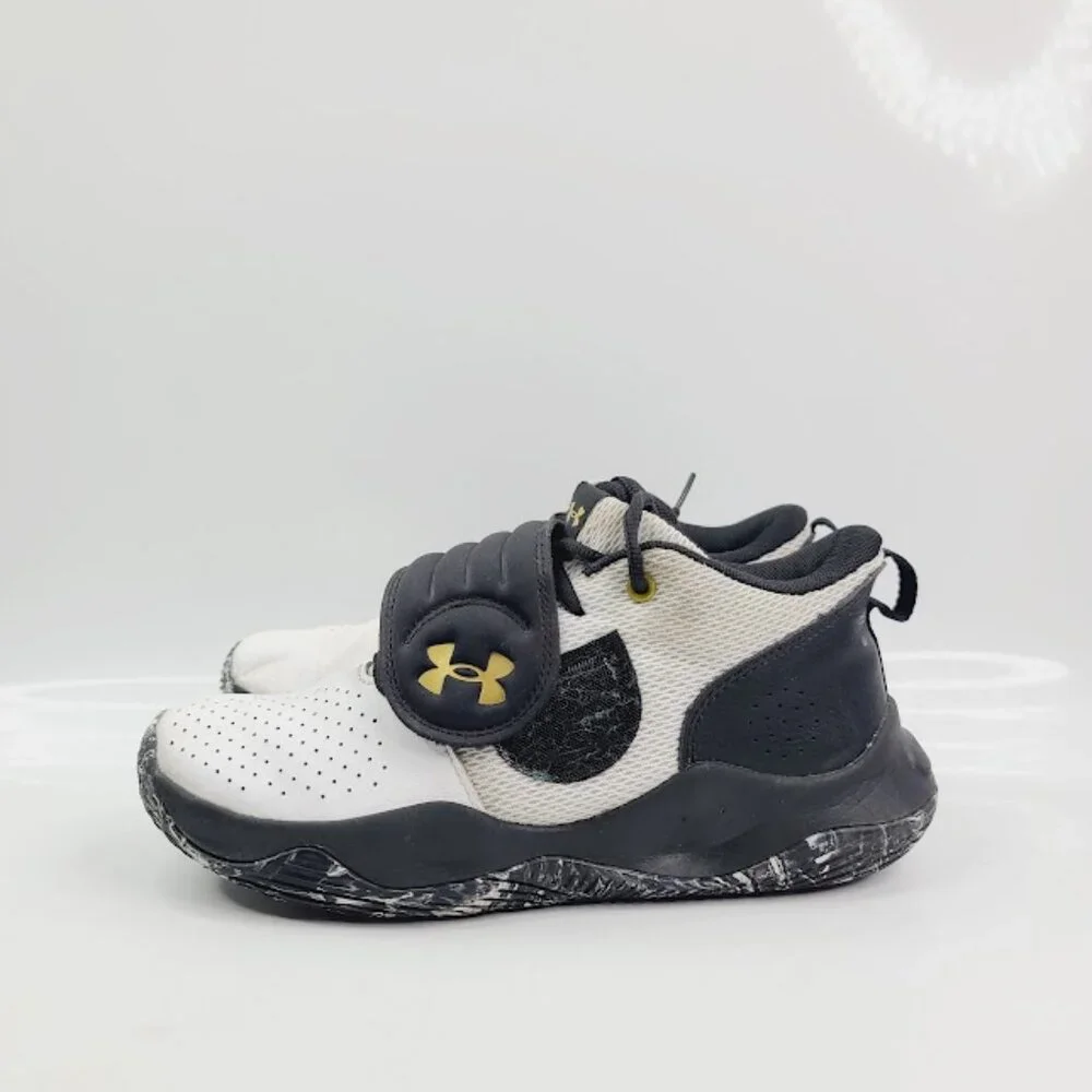 Under Armour Boy's Black White Zone BB Low Top Casual‎ Sneaker Shoes Size 6Y